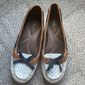 Comfy White Loafers Size 9